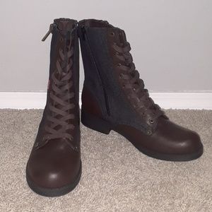 Levi lace up boots